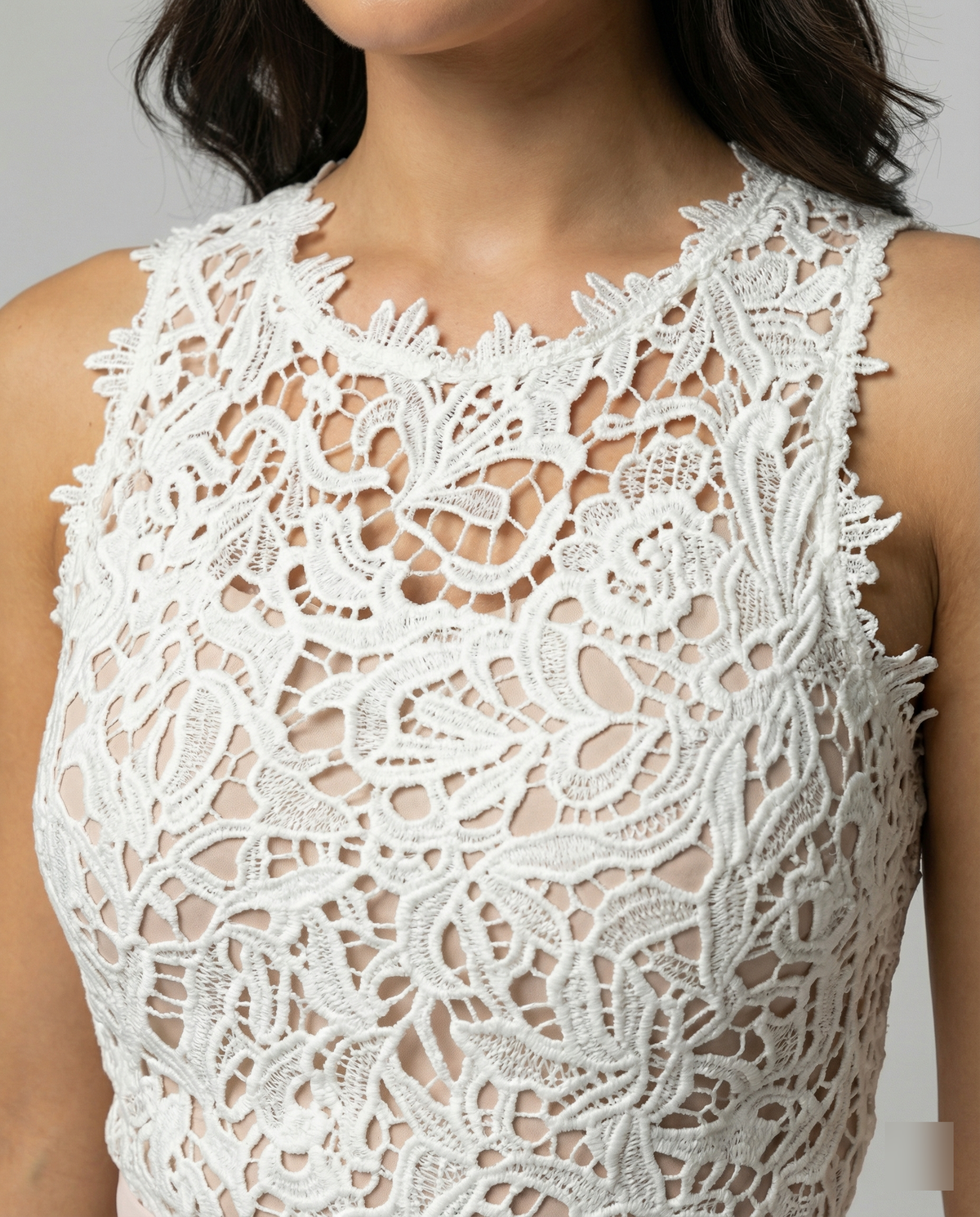 Sleeveless Dress with Elegant Lace Bodice and Flowing Maxi Skirt, Festive Occasion Wear