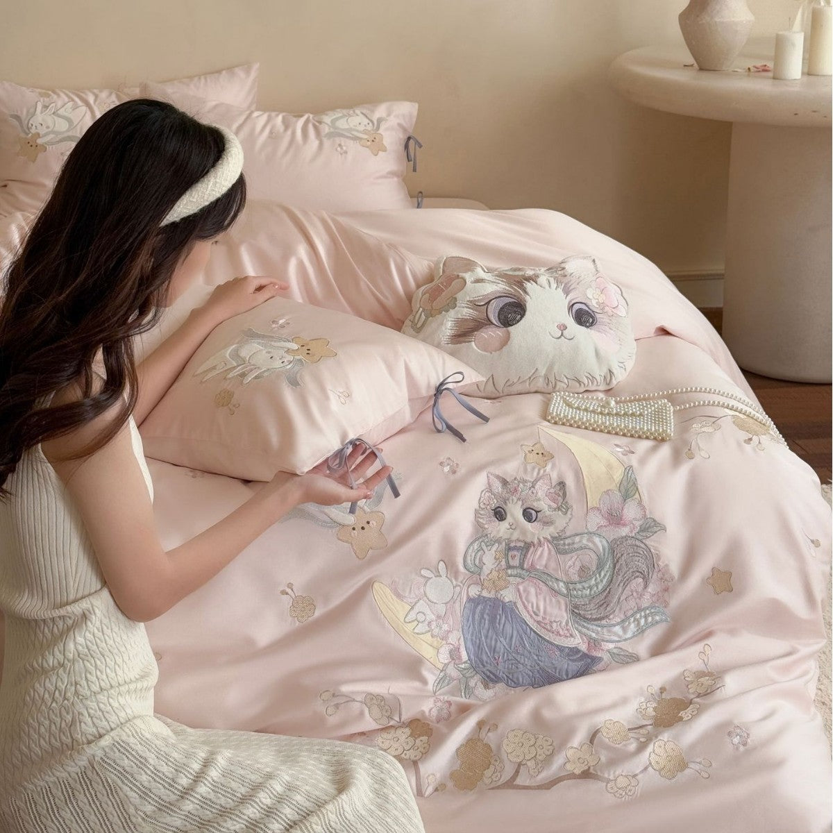 Cotton Sateen Bedding Set with Detailed Animal Embroidery