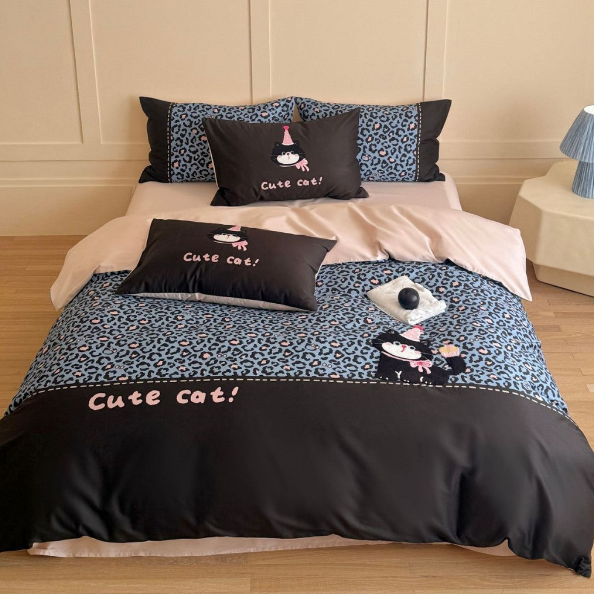 Cotton Sateen Bedding Set with Leopard Print and Cute Cat Motif