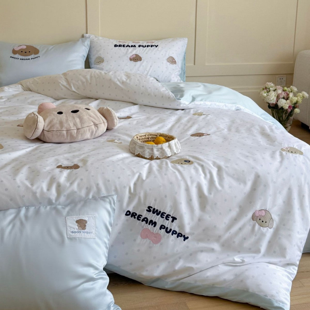 Cotton Sateen Bedding Set with Puppy Embroidery and Extra-Soft Finish