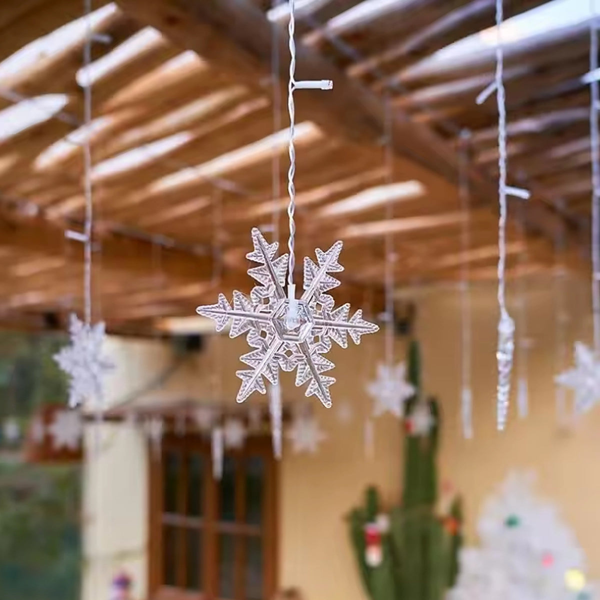 Curtain Lights - 100 LED Snowflakes and Icicles with USB or Battery Operation