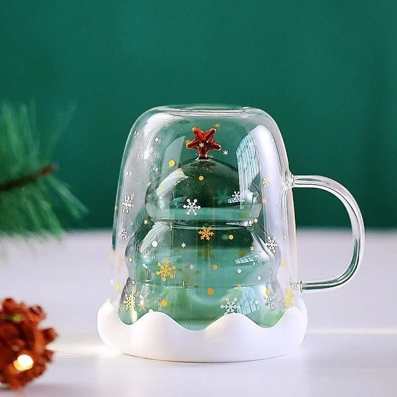 Double-Wall Glass Mug with Christmas Tree Design, Lid, and Snowflake Details (300 ml)