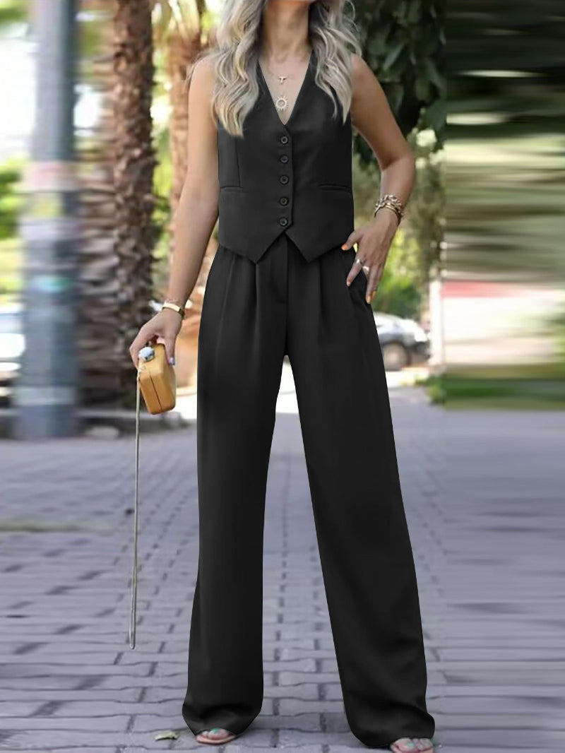 Elegant Women's Set with Sleeveless Top