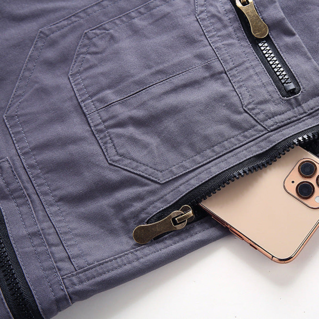 Image of Francis | Men's Cargo Knee-Length Shorts
