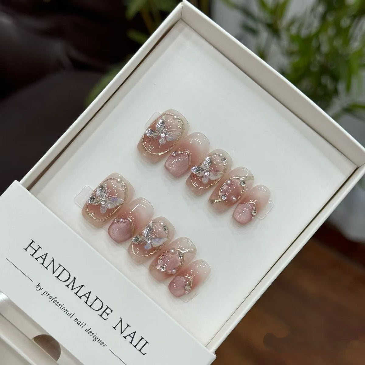 Handmade Artistic Press-On Nail Set with Floral and Gem Accents