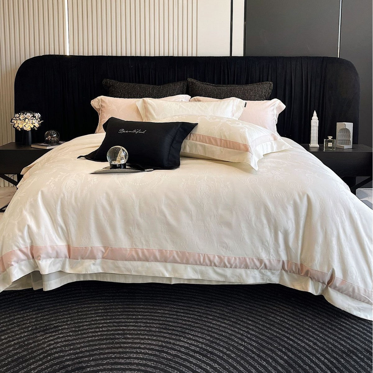 Jacquard Cotton Sateen Bed Linen Set with Delicate Medallion Pattern and Satin Border