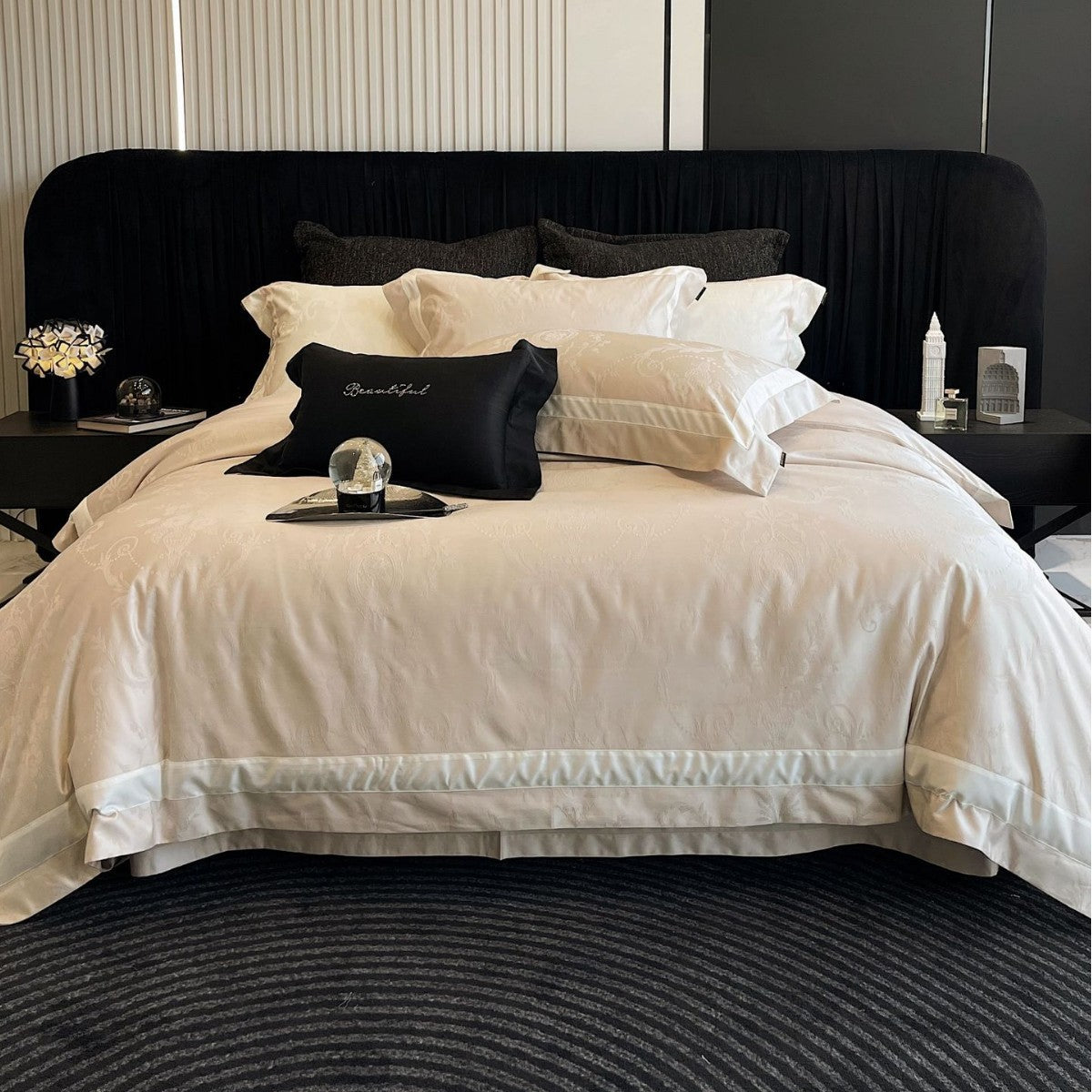 Jacquard Cotton Sateen Bed Linen Set with Delicate Medallion Pattern and Satin Border