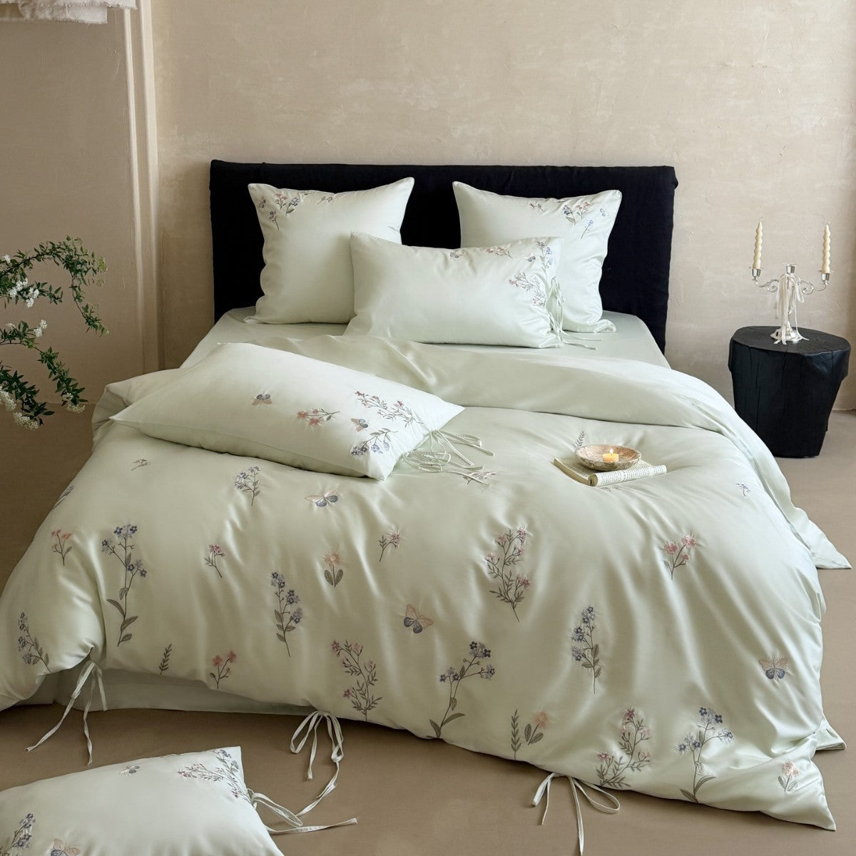 Mako Satin Bedding Set with Floral Embroidery and Ties