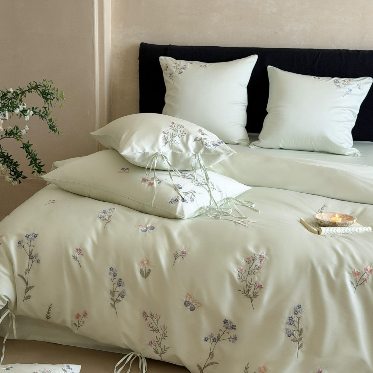 Mako Satin Bedding Set with Floral Embroidery and Ties