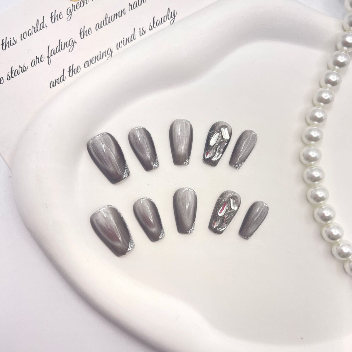 Press-On Nail Art Set with Elegant Design