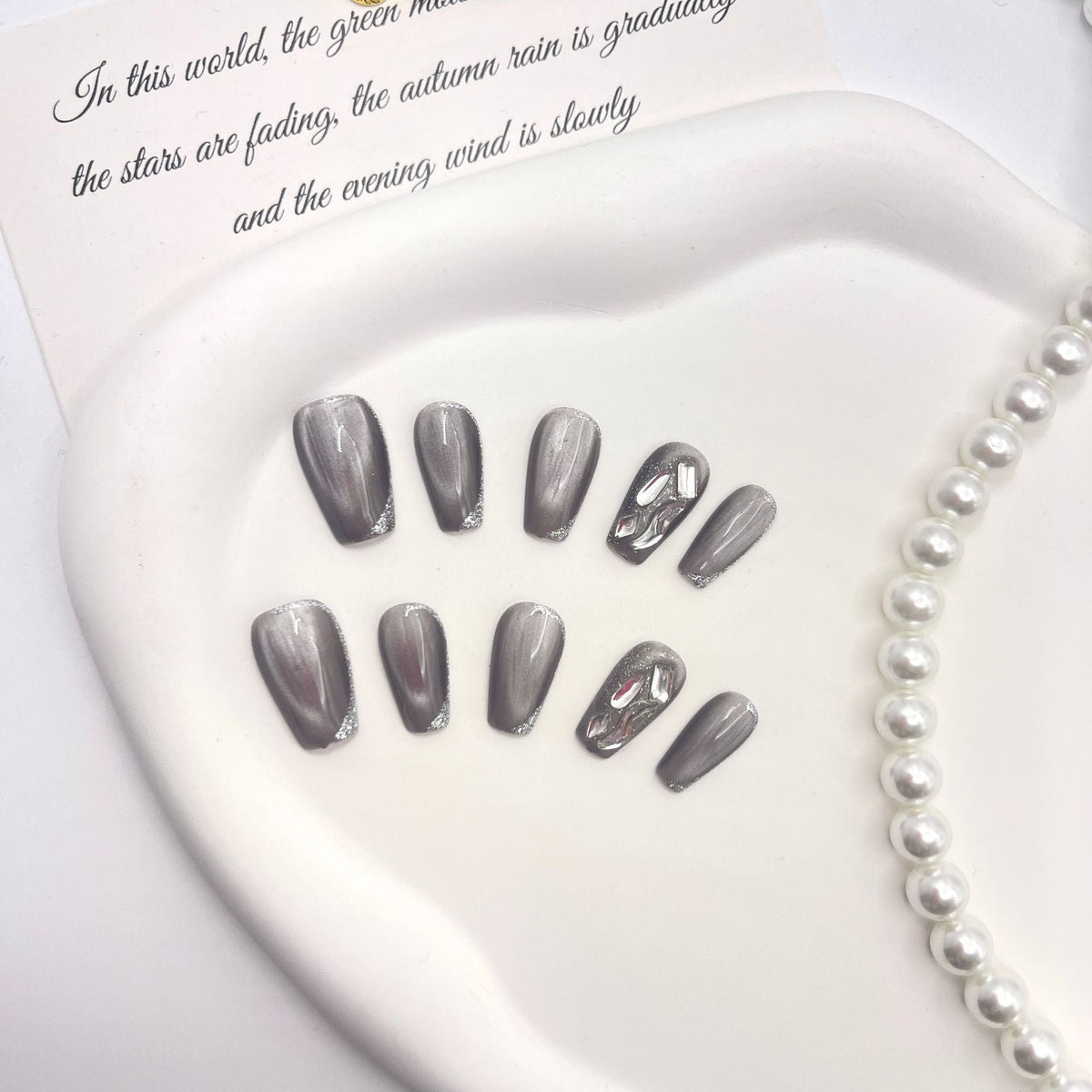 Press-On Nail Art Set with Elegant Design
