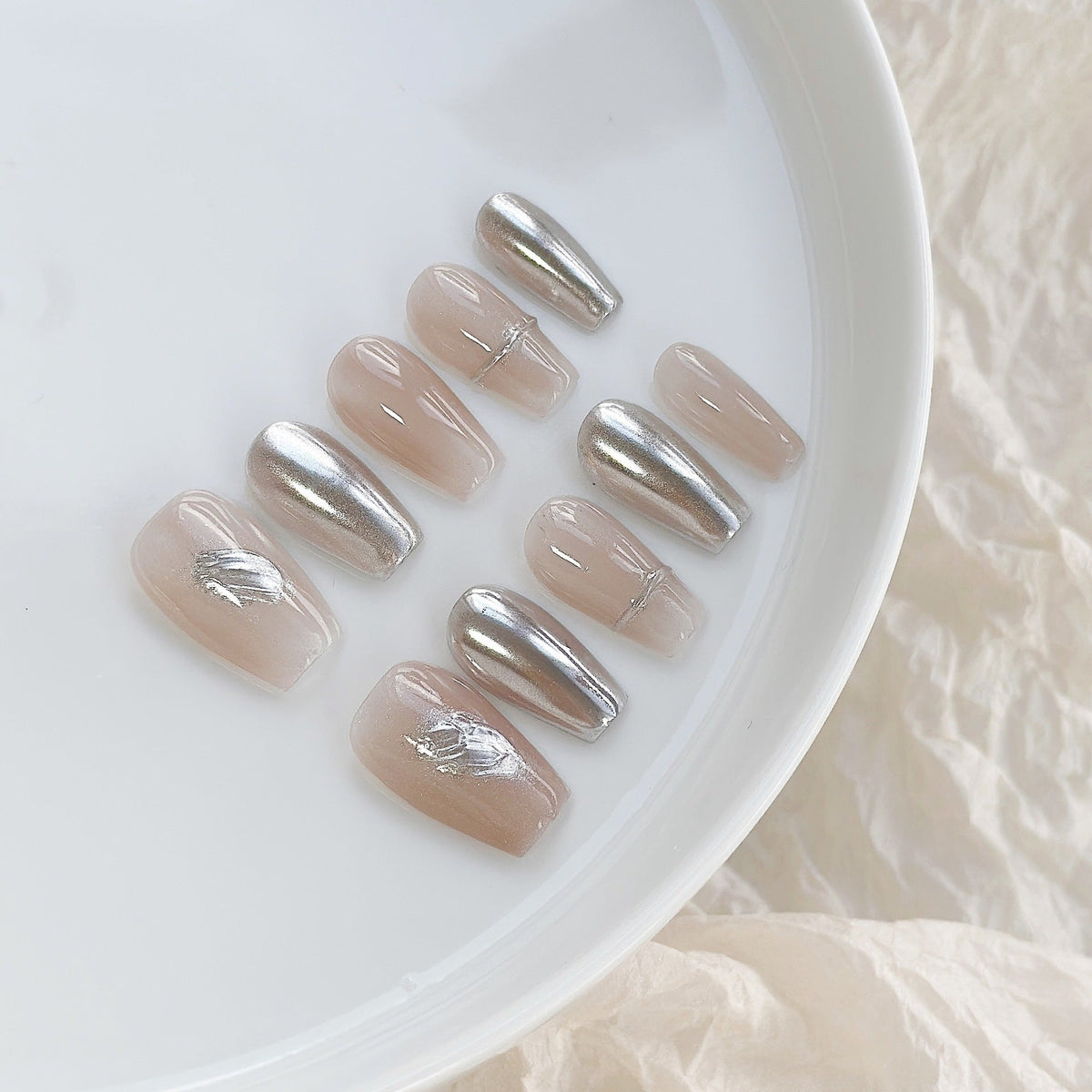 Press-On Nails with Metallic and Glossy Finish