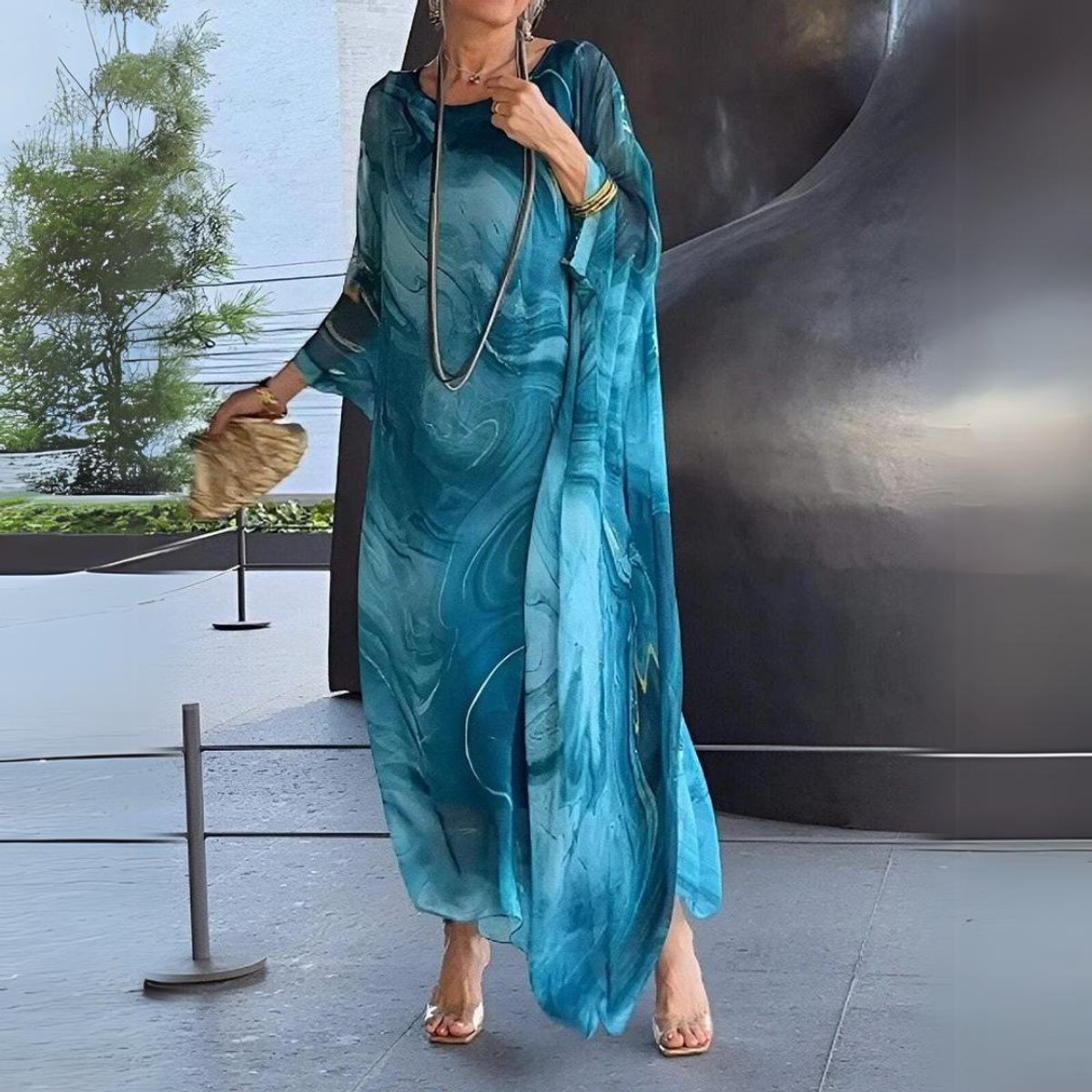 Women's Flowy Batwing Long Sleeve Dress With Maxi Silhouette