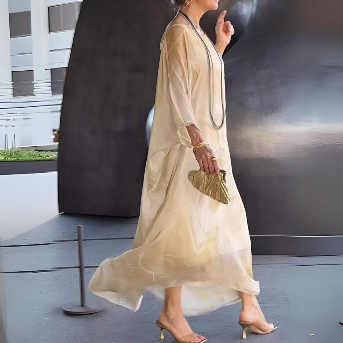 Women's Flowy Batwing Long Sleeve Dress With Maxi Silhouette
