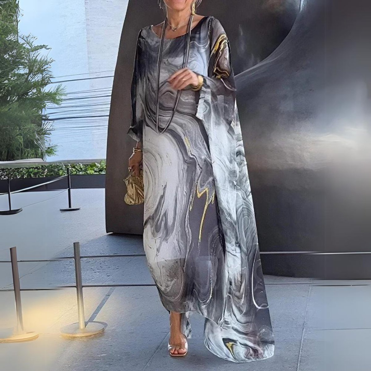 Women's Flowy Batwing Long Sleeve Dress With Maxi Silhouette