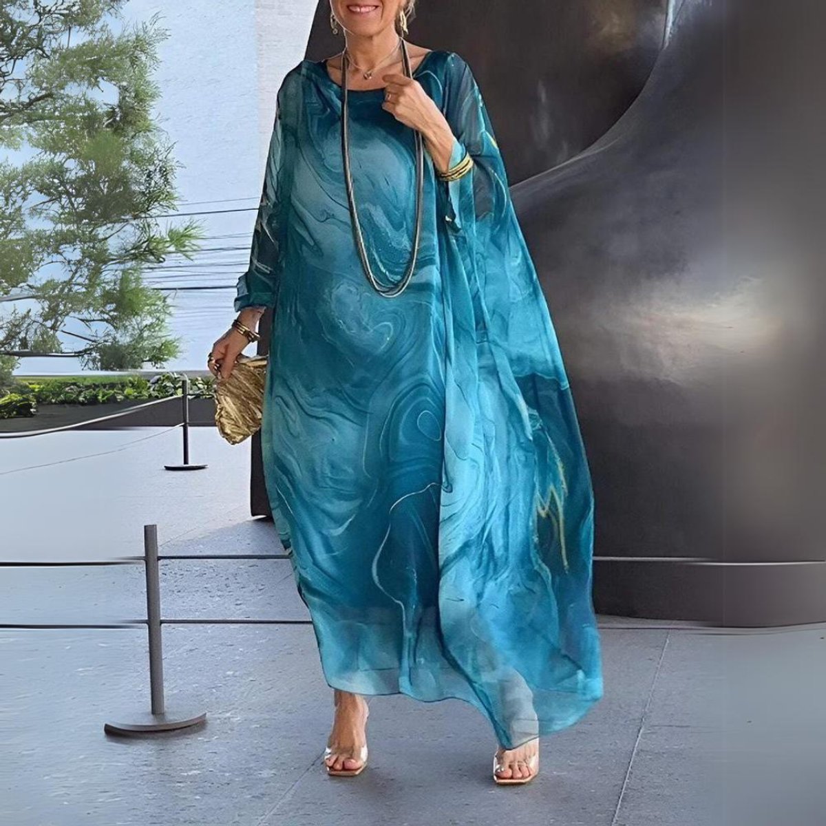 Women's Flowy Batwing Long Sleeve Dress With Maxi Silhouette