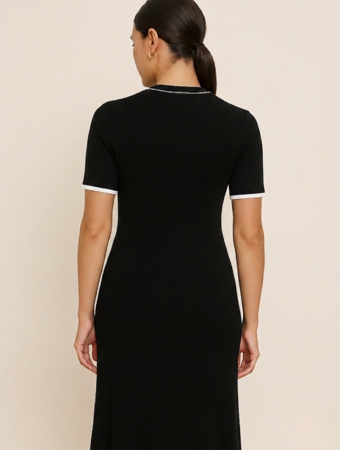 Yvonne | Women's Button-Down Ribbed Maxi Dress - Image 2